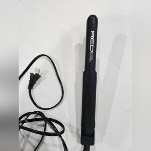 Red Brand, Ceramic Tourmaline flat iron. EUC